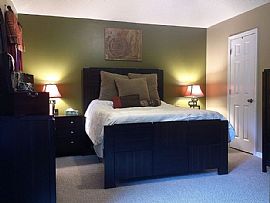 Attractive Family Home with Many Amenitie in Fairhope, AL (Photo 6 of 9)