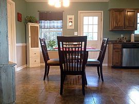 Attractive Family Home with Many Amenitie in Fairhope, AL (Photo 9 of 9)