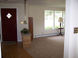 3 Bedroom 2 Full Bath Home  in Green Bay, WI (Photo 5 of 7)