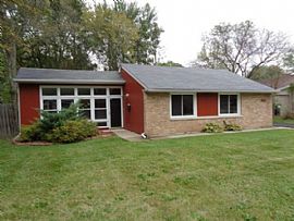 This Beautiful 3 Bedroom/1 Bathroom Home in Park Forest, IL