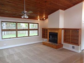 This Beautiful 3 Bedroom/1 Bathroom Home in Park Forest, IL (Photo 3 of 4)