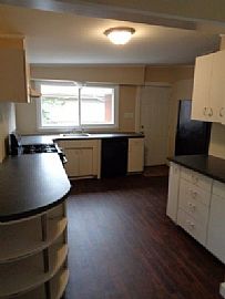 This Beautiful 3 Bedroom/1 Bathroom Home in Park Forest, IL (Photo 4 of 4)