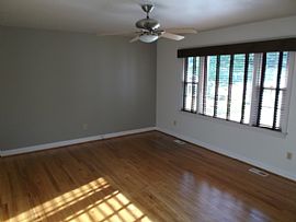 3 Bed, 1 Ba Brick Rancher with Nice Back Yard in Newport News, VA (Photo 3 of 4)