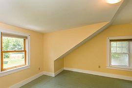  This Gorgeous, Updated 1945 3bedroom and 2bath House in Portland, ME (Photo 11 of 12)