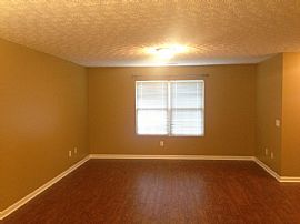 Beautiful 3br and 2bath Wood Flooring in The Open Living Area in Lexington, KY (Photo 2 of 10)