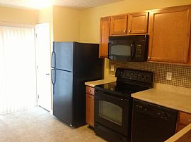 Beautiful 3br and 2bath Wood Flooring in The Open Living Area in Lexington, KY (Photo 6 of 10)