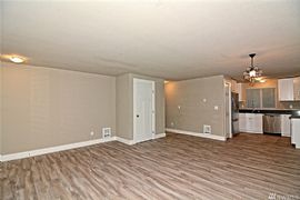 Charming Fully Remodeled 3bed 2 Bath Home in Quiet Neighborhood in Everett, WA (Photo 3 of 4)