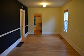 This Cute 2br Bungalow Is Ready For You to Make It Your Home. in Portland, OR (Photo 2 of 4)