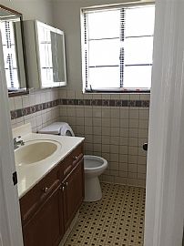 Wonderful Home on Spacious Lot with Large Fenced Back Yard, in Jacksonville, FL (Photo 9 of 9)