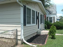  This Single Family Ranch Is Ready For You and Your Family in Columbus, OH (Photo 3 of 10)