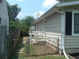  This Single Family Ranch Is Ready For You and Your Family in Columbus, OH (Photo 4 of 10)