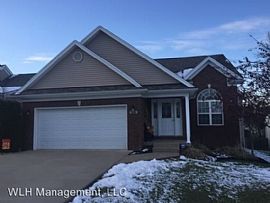 Lovely Home in Oldham County Near 1-71 in Lagrange, KY