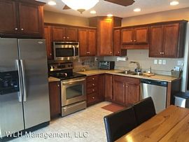 Lovely Home in Oldham County Near 1-71 in Lagrange, KY (Photo 2 of 5)