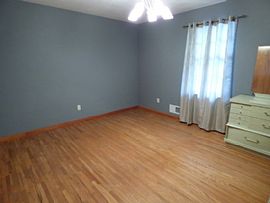 What a Gorgeous Home! Beautifully Refinished in Joliet, IL (Photo 5 of 6)