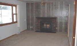 Wonderful Single Family Home in a Perfect Location ! in Bellevue, NE (Photo 2 of 6)