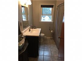 2 Bed, 1.0 Bath, 1800 Sqft, $1,275 in Waterbury, CT (Photo 5 of 7)