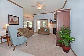 Lovely Great Neighborhood,3 Bedrooms 2 Bathrooms, An Office  in Oklahoma City, OK (Photo 2 of 8)