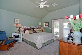 Lovely Great Neighborhood,3 Bedrooms 2 Bathrooms, An Office  in Oklahoma City, OK (Photo 8 of 8)