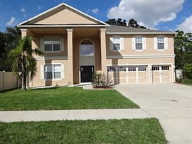 This 6 Bed and 4.5 Bath Home Has 4,096 Square Feet in Leesburg, FL