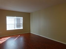 This 6 Bed and 4.5 Bath Home Has 4,096 Square Feet in Leesburg, FL (Photo 4 of 6)