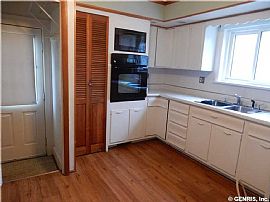  Fabulous Single Home Near Brooks Landing in Move-In Condition! in Rochester, NY (Photo 4 of 7)