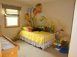 Great Spacious 3 + 1 Non-Conforming Bedroom 3.5 Bath Home in Wakefield, KS (Photo 6 of 9)