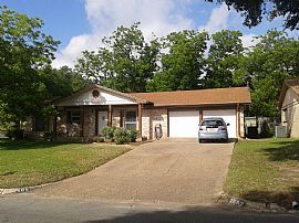 Spacious 3 Bedroom, 2 Bath, 2 Car Garage - University Hills in Austin, TX