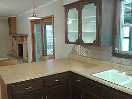 Spacious 3 Bedroom, 2 Bath, 2 Car Garage - University Hills in Austin, TX (Photo 4 of 8)