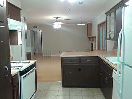 Spacious 3 Bedroom, 2 Bath, 2 Car Garage - University Hills in Austin, TX (Photo 5 of 8)