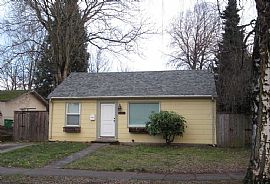 Lovely Home in a Nice Area in Portland, OR (Photo 3 of 5)