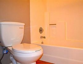 Nice 3 Bed / 2 Bath in Los Prados in Tempe! in Tempe, AZ (Photo 4 of 6)