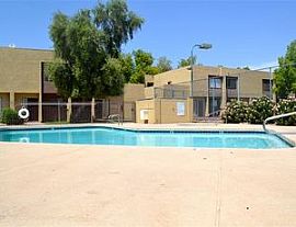 Nice 3 Bed / 2 Bath in Los Prados in Tempe! in Tempe, AZ (Photo 5 of 6)