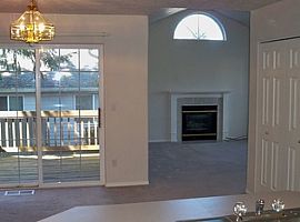 This Beautiful Home Is a Spacious 2 Bedroom, 2 Full Bath Duplex in Salem, OR (Photo 4 of 4)