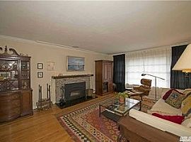 3bedroom House Simply..Just Turn Key! Beautiful, in East Setauket, NY (Photo 2 of 6)