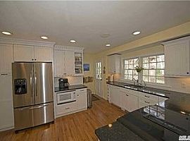 3bedroom House Simply..Just Turn Key! Beautiful, in East Setauket, NY (Photo 4 of 6)