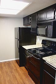 Move in By 12/31 Receive $500 Off Your First Full Months Rent! in Overland Park, KS (Photo 3 of 7)