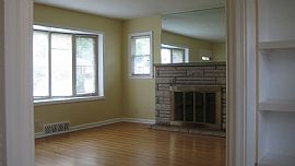  Very Nice House, Very Nice Neighborhood, Great Landlords!  in Louisville, KY (Photo 4 of 8)