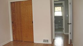  Very Nice House, Very Nice Neighborhood, Great Landlords!  in Louisville, KY (Photo 5 of 8)