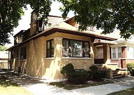  Big, Clean Freshly Painted 4brdr and 3 Bath Home in Chicago, IL