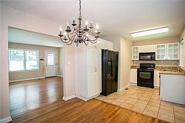 Cute 3 Bedroom, 1 Full Bath Home in Great Neighborhood ! in Atlanta, GA (Photo 3 of 6)