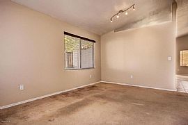 Fantastic Rental Home with Refreshing Fenced Pool and   Majest in Phoenix, AZ (Photo 3 of 8)