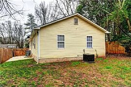 Beautifully Renovated Cottage in Highly Desirable Location. in Charlotte, NC (Photo 5 of 5)