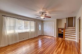 Absolutely Stunning 3 Bedroom 3 Bath. in Lexington, KY (Photo 2 of 5)