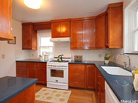 Beautiful 4 Bedroom 2 Bath Park Home in Sacramento, CA (Photo 3 of 5)