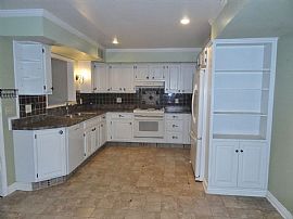 Contemporary 3 Bedroom, 2 Full Bath. in Albany, NY (Photo 3 of 5)