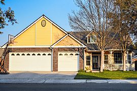 Beautiful Lennar Home in Hanford, CA (Photo 4 of 9)
