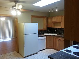 Beautiful 3 Bedroom 2 Bath 2 Car Garage 1,628 Sqft in Phoenix, AZ (Photo 2 of 12)