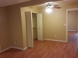 Beautiful 3 Bedroom 2 Bath 2 Car Garage 1,628 Sqft in Phoenix, AZ (Photo 5 of 12)