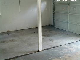 Absolutely Fabulous Home in a Great Neighborhood in Decatur, AL (Photo 5 of 10)