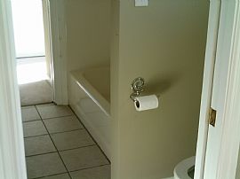 Absolutely Fabulous Home in a Great Neighborhood in Decatur, AL (Photo 7 of 10)